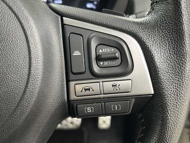 スバル フォレスター S－リミテッド 長崎県 2017(平29)年 6万km クリスタルホワイトP 純正ナビ（AVIC-RZ900）/・フルセグ/・DVD/・Bluetooth/アイサイト/・レーンキープアシスト/・先行車発信告知/・ブラインドスポットモニター/・オートハイビーム/全席シートヒーター/前席パワーシート/LEDヘッドライト/ETC/ルーフレール/クルーズコントロール/黒革ハンドル/スマートキー/アイドリングストップ