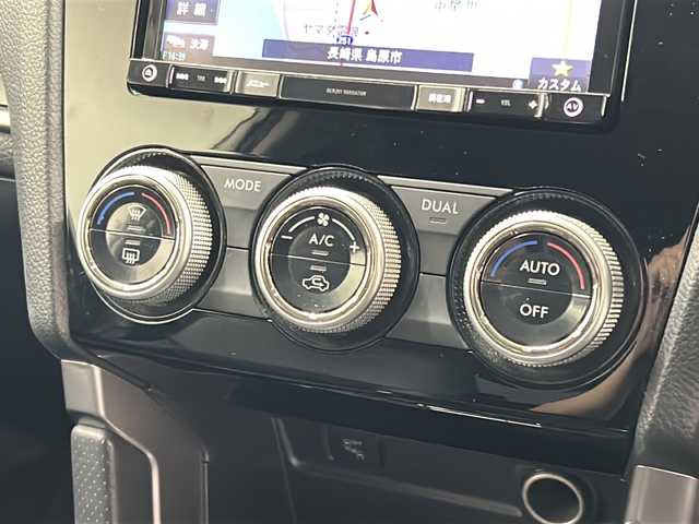 スバル フォレスター S－リミテッド 長崎県 2017(平29)年 6万km クリスタルホワイトP 純正ナビ（AVIC-RZ900）/・フルセグ/・DVD/・Bluetooth/アイサイト/・レーンキープアシスト/・先行車発信告知/・ブラインドスポットモニター/・オートハイビーム/全席シートヒーター/前席パワーシート/LEDヘッドライト/ETC/ルーフレール/クルーズコントロール/黒革ハンドル/スマートキー/アイドリングストップ