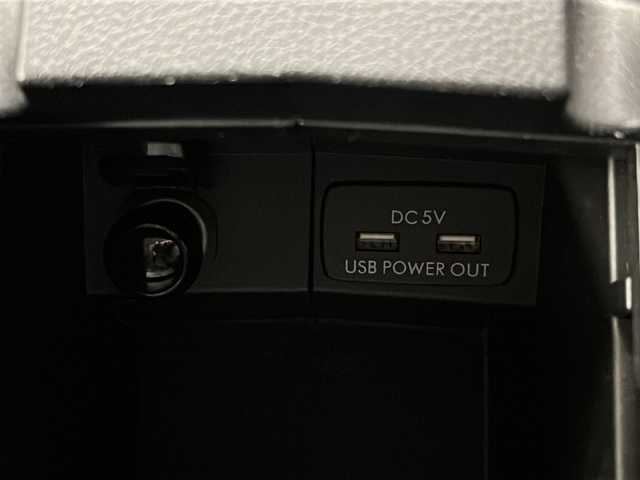 スバル フォレスター S－リミテッド 長崎県 2017(平29)年 6万km クリスタルホワイトP 純正ナビ（AVIC-RZ900）/・フルセグ/・DVD/・Bluetooth/アイサイト/・レーンキープアシスト/・先行車発信告知/・ブラインドスポットモニター/・オートハイビーム/全席シートヒーター/前席パワーシート/LEDヘッドライト/ETC/ルーフレール/クルーズコントロール/黒革ハンドル/スマートキー/アイドリングストップ