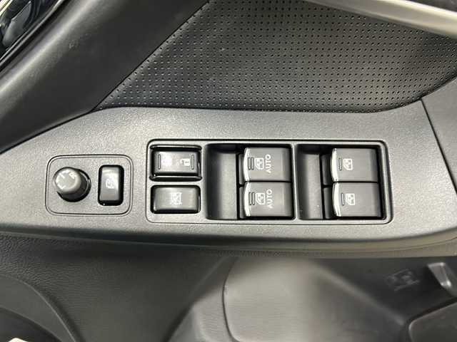 スバル フォレスター S－リミテッド 長崎県 2017(平29)年 6万km クリスタルホワイトP 純正ナビ（AVIC-RZ900）/・フルセグ/・DVD/・Bluetooth/アイサイト/・レーンキープアシスト/・先行車発信告知/・ブラインドスポットモニター/・オートハイビーム/全席シートヒーター/前席パワーシート/LEDヘッドライト/ETC/ルーフレール/クルーズコントロール/黒革ハンドル/スマートキー/アイドリングストップ