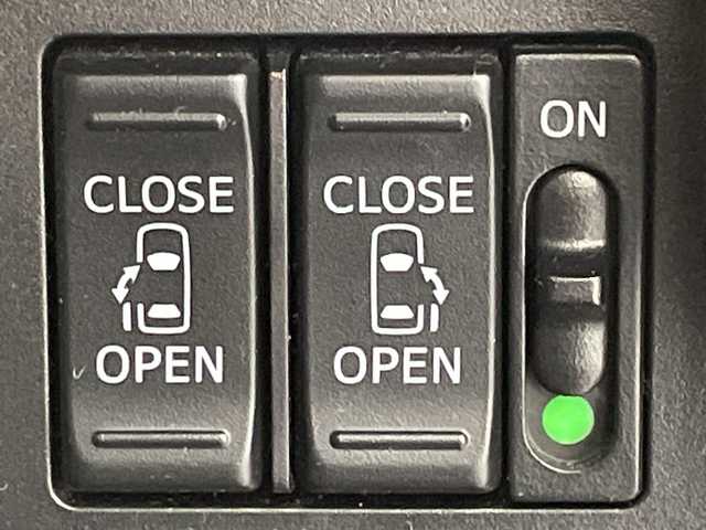 トヨタ タンク カスタムG－T 岐阜県 2016(平28)年 7万km レーザーブルークリスタルシャイン 純正SDナビ/CD/DVD/Bluetooth/フルセグTV/バックモニター/両側パワースライドドア/プリクラッシュセーフティシステム/レーンキープアシスト/クルーズコントロール/ビルトインETC/オートLEDヘッドライト/フォグランプ/純正フロアマット/純正15インチアルミホイール/ドアバイザー/スマートキー/プッシュスタート