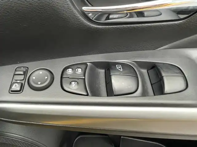 日産 キックス X 鹿児島県 2021(令3)年 4.8万km サンライトイエロー 禁煙車/純正ナビ/(フルセグTV/Bluetooth/DVD/CD)/アラウンドビューモニター/インテリジェントルームミラー/インテリジェントエマージェンシーブレーキ/踏み間違い防止/電動パーキングブレーキ/ブレーキホールド/ステアリングヒーター/ドライブレコーダー/ETC/電動格納ミラー/純正アルミホイール/純正フロアマット