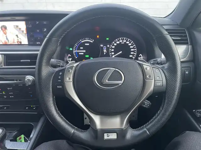 レクサス ＧＳ 300h Fスポーツ 宮崎県 2015(平27)年 6.9万km ホワイトノーヴァガラスフレーク 純正フルセグナビ/（DVD再生）（BT）/バックカメラ/パワーシート/クルーズコントロール/プッシュスタート/パワーステアリング/パワーウィンドウ/純正フロアマット/純正LEDヘッドライト/アイドリングストップ/エアバックW/盗難防止装置/横滑り防止装置/サンルーフ/レザーシート/MTモード付AT/ETC/ABS