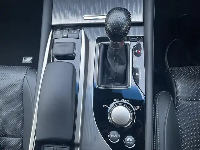レクサス ＧＳ 300h Fスポーツ 宮崎県 2015(平27)年 6.9万km ホワイトノーヴァガラスフレーク 純正フルセグナビ/（DVD再生）（BT）/バックカメラ/パワーシート/クルーズコントロール/プッシュスタート/パワーステアリング/パワーウィンドウ/純正フロアマット/純正LEDヘッドライト/アイドリングストップ/エアバックW/盗難防止装置/横滑り防止装置/サンルーフ/レザーシート/MTモード付AT/ETC/ABS