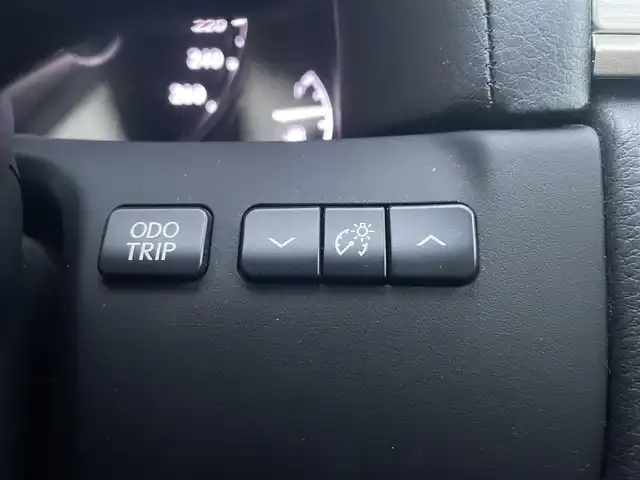 レクサス ＧＳ 300h Fスポーツ 宮崎県 2015(平27)年 6.9万km ホワイトノーヴァガラスフレーク 純正フルセグナビ/（DVD再生）（BT）/バックカメラ/パワーシート/クルーズコントロール/プッシュスタート/パワーステアリング/パワーウィンドウ/純正フロアマット/純正LEDヘッドライト/アイドリングストップ/エアバックW/盗難防止装置/横滑り防止装置/サンルーフ/レザーシート/MTモード付AT/ETC/ABS