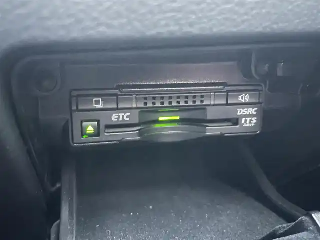 レクサス ＧＳ 300h Fスポーツ 宮崎県 2015(平27)年 6.9万km ホワイトノーヴァガラスフレーク 純正フルセグナビ/（DVD再生）（BT）/バックカメラ/パワーシート/クルーズコントロール/プッシュスタート/パワーステアリング/パワーウィンドウ/純正フロアマット/純正LEDヘッドライト/アイドリングストップ/エアバックW/盗難防止装置/横滑り防止装置/サンルーフ/レザーシート/MTモード付AT/ETC/ABS