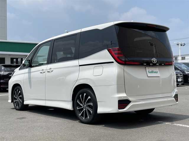 トヨタ ノア S－Z 東京都 2023(令5)年 5.2万km ホワイトパールクリスタルシャイン 純正コネクトナビ/バックモニター/プリクラッシュセーフティ/ブラインドスポットモニター/レーントレーシング/レーダークルーズ/シートヒーター/ETC/両側電動スライドドア/ステアリングスイッチ