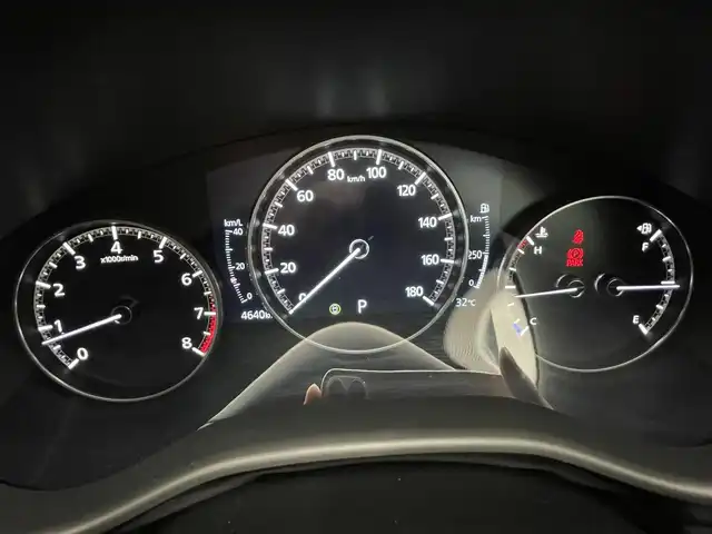 マツダ マツダ３ファストバック 15S 鹿児島県 2025(令7)年 0.5万km ジェットブラックマイカ 15S ブラックセレクション/禁煙/純正ナビ/バックカメラ/スマートブレーキサポート/レーンキープアシスト/誤発進抑制機能/追従型クルーズコントロール/ブラインドスポットモニター/ヘッドアップディスプレイ/運転席メモリー機能付きパワーシート/前席シートヒーター/前後コーナーセンサー/純正フロアマット/純正アルミホイール