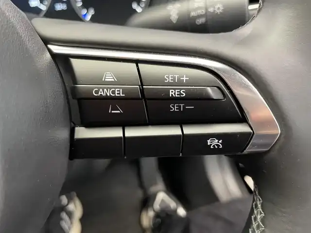 マツダ マツダ３ファストバック 15S 鹿児島県 2025(令7)年 0.5万km ジェットブラックマイカ 15S ブラックセレクション/禁煙/純正ナビ/バックカメラ/スマートブレーキサポート/レーンキープアシスト/誤発進抑制機能/追従型クルーズコントロール/ブラインドスポットモニター/ヘッドアップディスプレイ/運転席メモリー機能付きパワーシート/前席シートヒーター/前後コーナーセンサー/純正フロアマット/純正アルミホイール