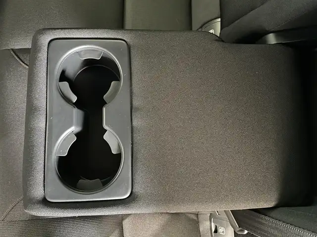 マツダ マツダ３ファストバック 15S 鹿児島県 2025(令7)年 0.5万km ジェットブラックマイカ 15S ブラックセレクション/禁煙/純正ナビ/バックカメラ/スマートブレーキサポート/レーンキープアシスト/誤発進抑制機能/追従型クルーズコントロール/ブラインドスポットモニター/ヘッドアップディスプレイ/運転席メモリー機能付きパワーシート/前席シートヒーター/前後コーナーセンサー/純正フロアマット/純正アルミホイール