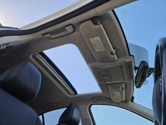 日産 スカイライン 200GT－t タイプSP 鹿児島県 2015(平27)年 6.7万km クリスタルホワイトパール インフィニティＱ６０用純正２０インチアルミホイール　/ムーンルーフ　/社外レーダー　/Ｄ＋Ｎ席シートヒーター　/Ｄ＋Ｎ席パワーシート　/ＮｉｓｓａｎＣｏｎｎｅｃｔ　/アラウンドビューモニター/インテリジェントクルーズコントロール/前後純正エアロスプラッシュ/シートメモリー/Bluetoothオーディオ/ビルトインETC/フルセグテレビ/パドルシフト/ＭＴモード付きＡＴ/横滑り防止装置/レーンキープアシスト/プッシュスタート/スマートキー/エアバック(W+サイド)/カーテンエアバッグ