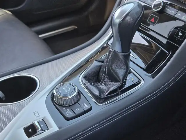 日産 スカイライン 200GT－t タイプSP 鹿児島県 2015(平27)年 6.7万km クリスタルホワイトパール インフィニティＱ６０用純正２０インチアルミホイール　/ムーンルーフ　/社外レーダー　/Ｄ＋Ｎ席シートヒーター　/Ｄ＋Ｎ席パワーシート　/ＮｉｓｓａｎＣｏｎｎｅｃｔ　/アラウンドビューモニター/インテリジェントクルーズコントロール/前後純正エアロスプラッシュ/シートメモリー/Bluetoothオーディオ/ビルトインETC/フルセグテレビ/パドルシフト/ＭＴモード付きＡＴ/横滑り防止装置/レーンキープアシスト/プッシュスタート/スマートキー/エアバック(W+サイド)/カーテンエアバッグ