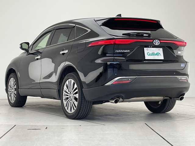 トヨタ ハリアー ハイブリッド Z レザーパッケージ 愛知県 2022(令4)年 3.9万km ブラック トヨタセーフティセンス/プレミアムサウンドＪＰＬ/純正12.3型ディスプレイオーディオナビ/全方位カメラ/レーダークルーズコントロール/シートヒーター/エアシート/バックカメラ/電動リアゲート/パワーシート/ヘッドアップディスプレイ/コーナーセンサー/純正アルミホイール/ETC2.0/ブラインドスポットモニター/LEDヘッドライト/ステアリングヒーター/インテリジェントミラー/オートマチックハイビーム/ワイヤレス充電機/ステアリングスイッチ/スマートキー/プッシュスタート