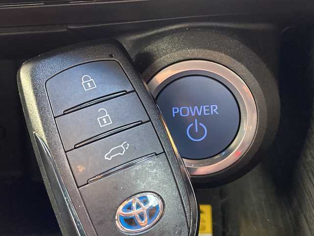 トヨタ ハリアー ハイブリッド Z レザーパッケージ 愛知県 2022(令4)年 3.9万km ブラック トヨタセーフティセンス/プレミアムサウンドＪＰＬ/純正12.3型ディスプレイオーディオナビ/全方位カメラ/レーダークルーズコントロール/シートヒーター/エアシート/バックカメラ/電動リアゲート/パワーシート/ヘッドアップディスプレイ/コーナーセンサー/純正アルミホイール/ETC2.0/ブラインドスポットモニター/LEDヘッドライト/ステアリングヒーター/インテリジェントミラー/オートマチックハイビーム/ワイヤレス充電機/ステアリングスイッチ/スマートキー/プッシュスタート