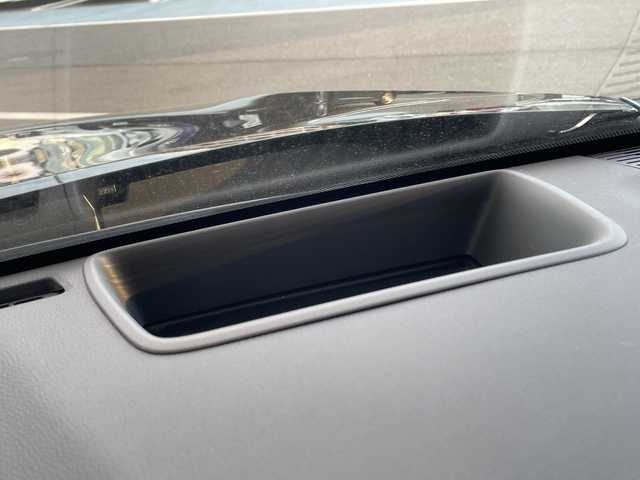 トヨタ ハリアー ハイブリッド Z レザーパッケージ 愛知県 2022(令4)年 3.9万km ブラック トヨタセーフティセンス/プレミアムサウンドＪＰＬ/純正12.3型ディスプレイオーディオナビ/全方位カメラ/レーダークルーズコントロール/シートヒーター/エアシート/バックカメラ/電動リアゲート/パワーシート/ヘッドアップディスプレイ/コーナーセンサー/純正アルミホイール/ETC2.0/ブラインドスポットモニター/LEDヘッドライト/ステアリングヒーター/インテリジェントミラー/オートマチックハイビーム/ワイヤレス充電機/ステアリングスイッチ/スマートキー/プッシュスタート