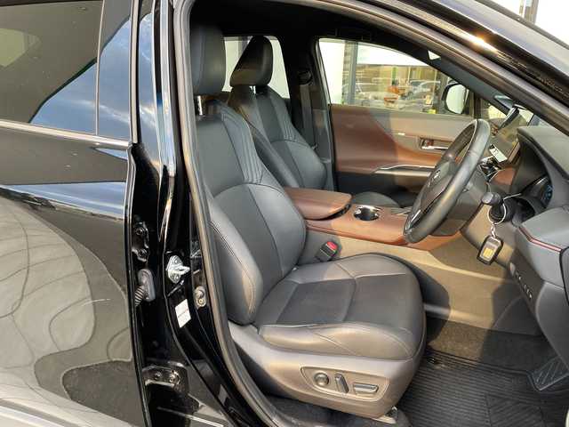 トヨタ ハリアー ハイブリッド Z レザーパッケージ 愛知県 2022(令4)年 3.9万km ブラック トヨタセーフティセンス/プレミアムサウンドＪＰＬ/純正12.3型ディスプレイオーディオナビ/全方位カメラ/レーダークルーズコントロール/シートヒーター/エアシート/バックカメラ/電動リアゲート/パワーシート/ヘッドアップディスプレイ/コーナーセンサー/純正アルミホイール/ETC2.0/ブラインドスポットモニター/LEDヘッドライト/ステアリングヒーター/インテリジェントミラー/オートマチックハイビーム/ワイヤレス充電機/ステアリングスイッチ/スマートキー/プッシュスタート