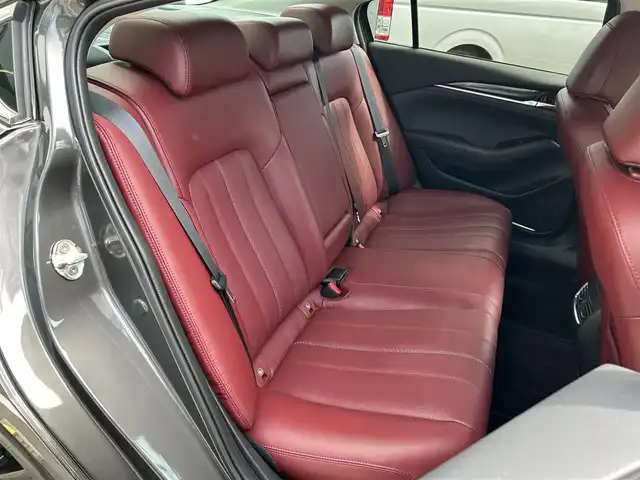 マツダ マツダ６セダン XD ブラックトーンエディション 愛媛県 2022(令4)年 2.1万km マシーングレープレミアムM 登録時走行距離：20955km/BOSEスピーカー/パドルシフト/革シート/メーカーOP純正ナビ/AM/FM/フルセグTV/DVD/CD/前後ドラレコ/ETC2.0/全周囲カメラ/追従クルコン/レーンキープアシスト/パーキングアシスト/衝突軽減システム/横滑り防止装置/電動リアゲート/LEDヘッドライト/オートライト/エンジンスタートボタン/スマートキー/純正アルミホイール/純正フロアマット