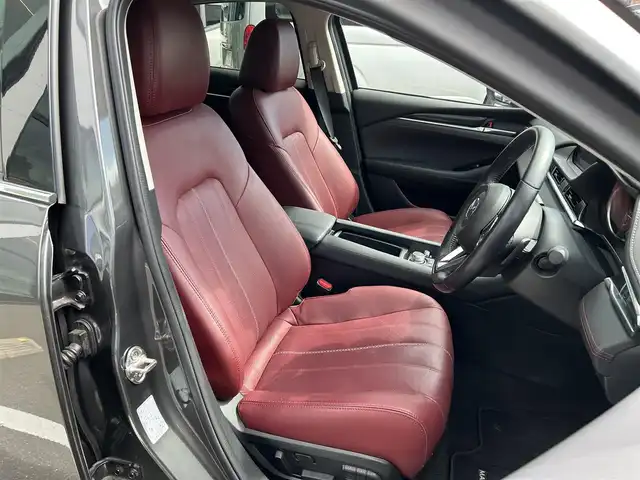 マツダ マツダ６セダン XD ブラックトーンエディション 愛媛県 2022(令4)年 2.1万km マシーングレープレミアムM 登録時走行距離：20955km/BOSEスピーカー/パドルシフト/革シート/メーカーOP純正ナビ/AM/FM/フルセグTV/DVD/CD/前後ドラレコ/ETC2.0/全周囲カメラ/追従クルコン/レーンキープアシスト/パーキングアシスト/衝突軽減システム/横滑り防止装置/電動リアゲート/LEDヘッドライト/オートライト/エンジンスタートボタン/スマートキー/純正アルミホイール/純正フロアマット
