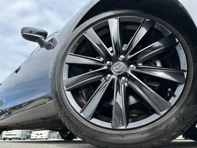 マツダ マツダ６セダン XD ブラックトーンエディション 愛媛県 2022(令4)年 2.1万km マシーングレープレミアムM 登録時走行距離：20955km/BOSEスピーカー/パドルシフト/革シート/メーカーOP純正ナビ/AM/FM/フルセグTV/DVD/CD/前後ドラレコ/ETC2.0/全周囲カメラ/追従クルコン/レーンキープアシスト/パーキングアシスト/衝突軽減システム/横滑り防止装置/電動リアゲート/LEDヘッドライト/オートライト/エンジンスタートボタン/スマートキー/純正アルミホイール/純正フロアマット