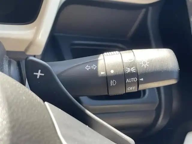 スズキ クロスビー HYBRID MZ 佐賀県 2019(令1)年 5.2万km ベージュ ターボ/デュアルセンサーブレーキサポート/リアセンサー/クルーズコントロール/純正8型ナビ/・全方位カメラ/・フルセグTV/BT/CD/DVD/純正16インチAW/LEDヘッドライト/フォグランプ/オートライト/パドルシフト/シートヒーター/ETC/プッシュスタート/アイドリングストップ/スペアキー×１/取扱説明書/保証書