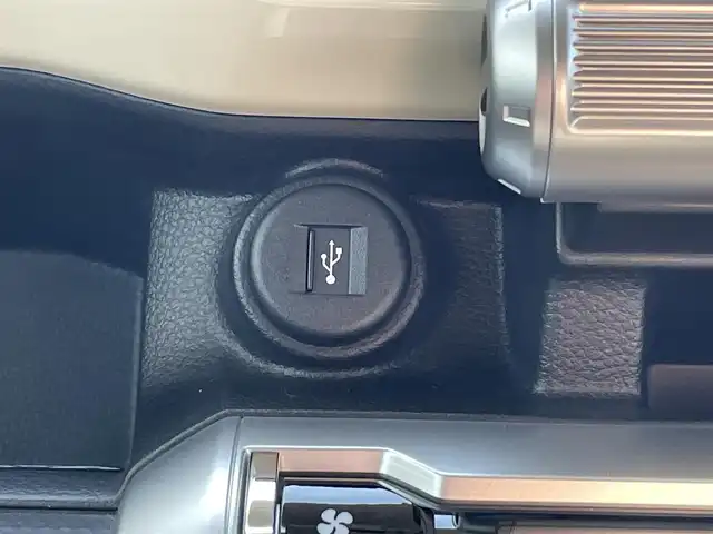 スズキ クロスビー HYBRID MZ 佐賀県 2019(令1)年 5.2万km ベージュ ターボ/デュアルセンサーブレーキサポート/リアセンサー/クルーズコントロール/純正8型ナビ/・全方位カメラ/・フルセグTV/BT/CD/DVD/純正16インチAW/LEDヘッドライト/フォグランプ/オートライト/パドルシフト/シートヒーター/ETC/プッシュスタート/アイドリングストップ/スペアキー×１/取扱説明書/保証書