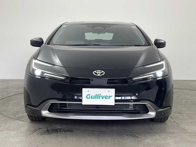 トヨタ プリウス U 兵庫県 2024(令6)年 1.9万km アティチュードブラックマイカ ・純正ディスプレイオーディオ/・BT/USB/Miracast/フルセグTV/・パノラミックビューモニター/・レーンディパーチャーアラート/・ブラインドスポットモニター/・プリクラッシュセーフティ/・プロアクティブドライビングアシスト/・クリアランスソナー/・リヤクロストラフィックアラート/・後方車両接近告知/・セカンダリーコリジョンブレーキ/・リヤカメラディテクション/・パーキングサポートブレーキ/・安心降車アシスト/・周辺車両接近時サポート/・ロードサインアシスト/・発進遅れ告知/・前後コーナーセンサー/・オートエアコン/・AC100V充電/・ビルトインETC2.0/・オートエアコン/・純正フロアマット/・LEDオートライト/・オートマチックハイビーム