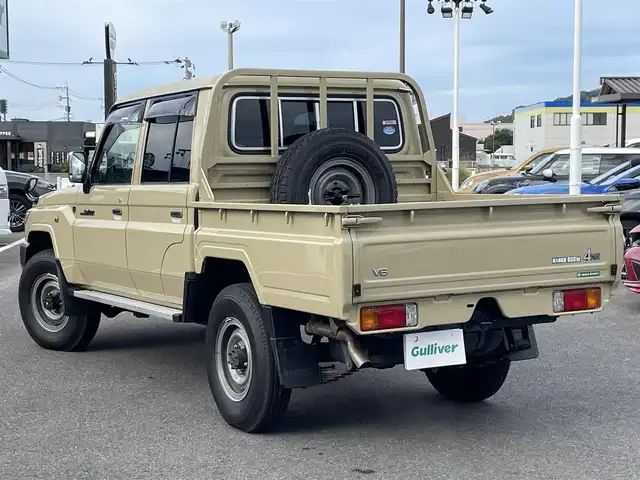 トヨタ ランドクルーザー 長崎県 2015(平27)年 2.4万km ベージュ 社外ディスプレイオーディオ/バックカメラ/革調ブラウンシートカバー/ドライブレコーダー/LEDヘッドライト/ETC