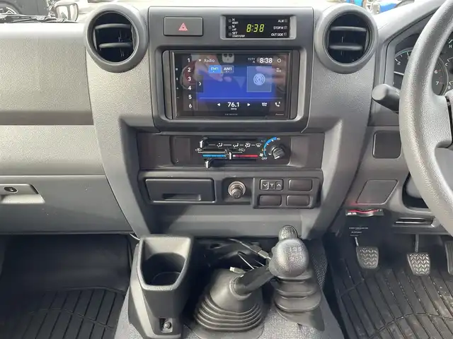 トヨタ ランドクルーザー 長崎県 2015(平27)年 2.4万km ベージュ 社外ディスプレイオーディオ/バックカメラ/革調ブラウンシートカバー/ドライブレコーダー/LEDヘッドライト/ETC