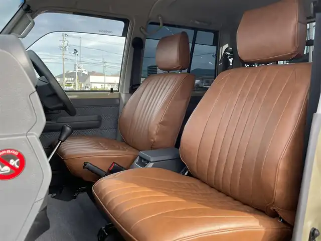 トヨタ ランドクルーザー 長崎県 2015(平27)年 2.4万km ベージュ 社外ディスプレイオーディオ/バックカメラ/革調ブラウンシートカバー/ドライブレコーダー/LEDヘッドライト/ETC