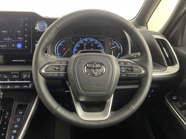 トヨタ ヴォクシー ハイブリッド S－Z 埼玉県 2023(令5)年 2.5万km アティチュードブラックマイカ トヨタセーフティセンス/純正10.5インチナビ機能付きディスプレイオーディオ/CD/DVD/Bluetooth/フルセグ//バックカメラ/13.2型有機EL後席ディスプレイ/両側パワースライドドア/前後ドライブレコーダー/ハーフレザーシート/1列目・2列目シートヒーター/オットマン/電動リアゲート/純正１７インチアルミホイール/プッシュスタート/スマートキー/スペアキー１本