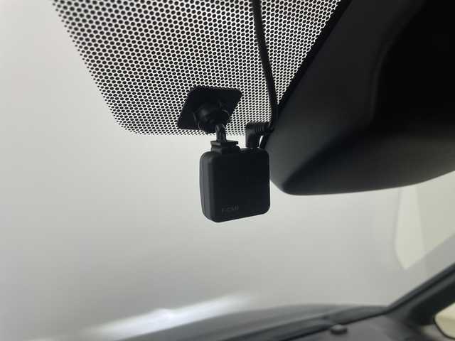 トヨタ ヴォクシー ハイブリッド S－Z 埼玉県 2023(令5)年 2.5万km アティチュードブラックマイカ トヨタセーフティセンス/純正10.5インチナビ機能付きディスプレイオーディオ/CD/DVD/Bluetooth/フルセグ//バックカメラ/13.2型有機EL後席ディスプレイ/両側パワースライドドア/前後ドライブレコーダー/ハーフレザーシート/1列目・2列目シートヒーター/オットマン/電動リアゲート/純正１７インチアルミホイール/プッシュスタート/スマートキー/スペアキー１本