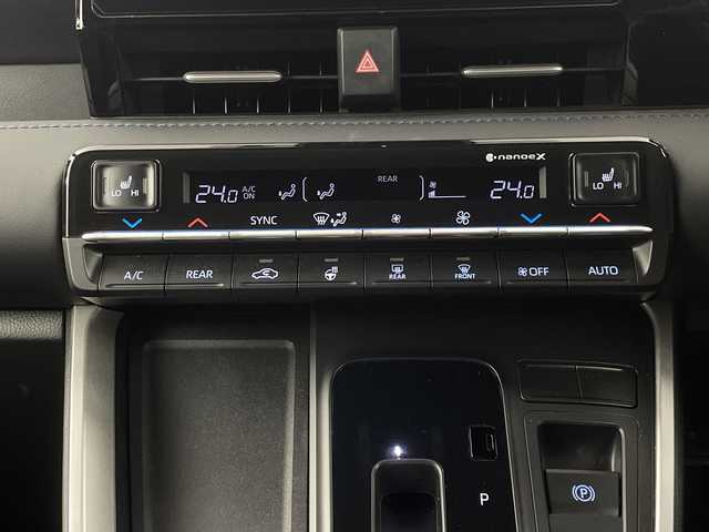 トヨタ ヴォクシー ハイブリッド S－Z 埼玉県 2023(令5)年 2.5万km アティチュードブラックマイカ トヨタセーフティセンス/純正10.5インチナビ機能付きディスプレイオーディオ/CD/DVD/Bluetooth/フルセグ//バックカメラ/13.2型有機EL後席ディスプレイ/両側パワースライドドア/前後ドライブレコーダー/ハーフレザーシート/1列目・2列目シートヒーター/オットマン/電動リアゲート/純正１７インチアルミホイール/プッシュスタート/スマートキー/スペアキー１本