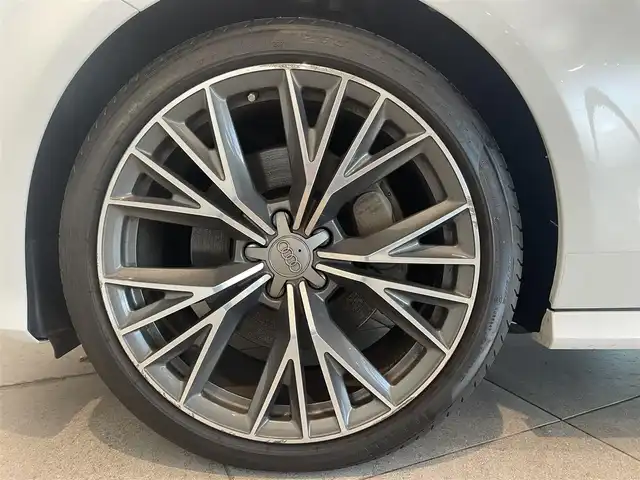 アウディ Ａ７ SB 2．0 TFSI クワトロ 愛知県 2015(平27)年 5.5万km グレイシアホワイトメタリック 純正ＯＰホイール　/茶革シート　/ＢＯＳＥサウンド　/アシスタンスＰＫＧ　/マトリクスＬＥＤ　/アウディサイドアシスト/アウディアクティブレーンアシスト　/アダプティブクルーズコントロール　/ＭＭＩナビゲーション/Bluetooth/バックカメラ/フルセグTV/パワーバックドア/パワーシート/ETC/プッシュスタート/ウィンカーミラー/アイドリングストップ