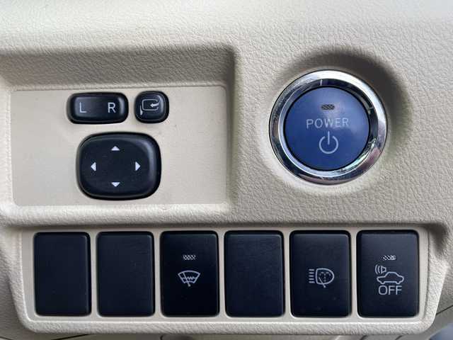 トヨタ ＳＡＩ S Cパッケージ 福岡県 2014(平26)年 11.2万km ホワイトパールクリスタルシャイン (株)IDOMが運営する【じしゃロン姫路店】の自社ローン専用車両になります。こちらは現金またはオートローンご利用時の価格です。自社ローンご希望の方は別途その旨お申付け下さい/純正メモリナビ/(FM/AM/CD/BT/フルセグTV)/バックカメラ/後席用モニター:V8T-R55/レーダークルーズコントロール/パワーシート/革巻きステアリング/ステアリングスイッチ/フォグランプ/LEDヘッドライト/ETC/純正フロアマット/社外アルミホイール/保証書/取扱説明書
