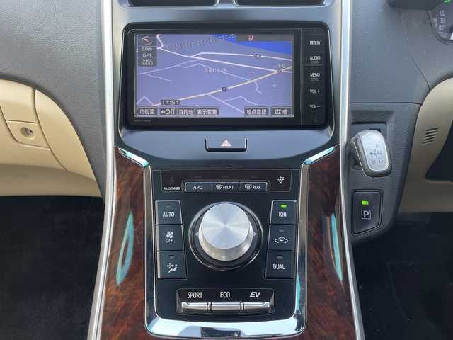 トヨタ ＳＡＩ S Cパッケージ 福岡県 2014(平26)年 11.2万km ホワイトパールクリスタルシャイン (株)IDOMが運営する【じしゃロン姫路店】の自社ローン専用車両になります。こちらは現金またはオートローンご利用時の価格です。自社ローンご希望の方は別途その旨お申付け下さい/純正メモリナビ/(FM/AM/CD/BT/フルセグTV)/バックカメラ/後席用モニター:V8T-R55/レーダークルーズコントロール/パワーシート/革巻きステアリング/ステアリングスイッチ/フォグランプ/LEDヘッドライト/ETC/純正フロアマット/社外アルミホイール/保証書/取扱説明書