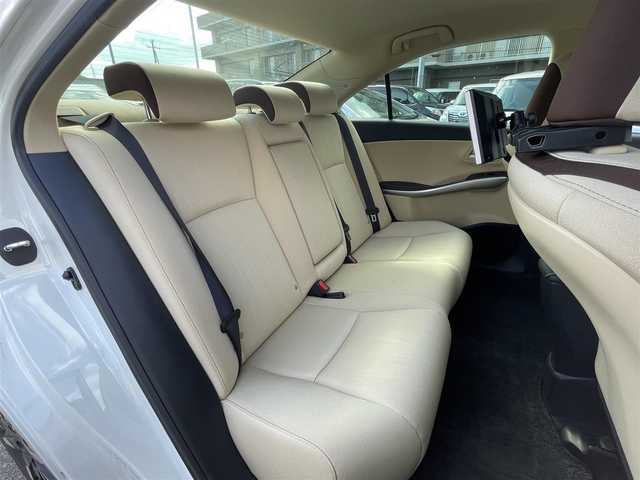 トヨタ ＳＡＩ S Cパッケージ 福岡県 2014(平26)年 11.2万km ホワイトパールクリスタルシャイン (株)IDOMが運営する【じしゃロン姫路店】の自社ローン専用車両になります。こちらは現金またはオートローンご利用時の価格です。自社ローンご希望の方は別途その旨お申付け下さい/純正メモリナビ/(FM/AM/CD/BT/フルセグTV)/バックカメラ/後席用モニター:V8T-R55/レーダークルーズコントロール/パワーシート/革巻きステアリング/ステアリングスイッチ/フォグランプ/LEDヘッドライト/ETC/純正フロアマット/社外アルミホイール/保証書/取扱説明書
