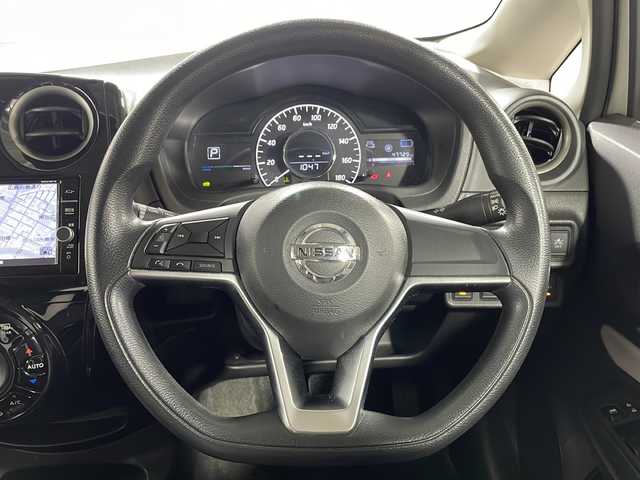 日産 ノート e－パワー X 広島県 2019(平31)年 4.8万km ブリリアントホワイトパール 純正ナビ/バックカメラ/エマージェンシーブレーキ/車線逸脱防止支援/フロント/バックソナー/LEDヘッドランプ/オートライト/ETC/ドライブレコーダー/ステアリングスイッチ/スマートキー