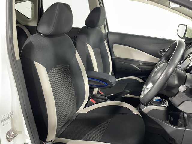 日産 ノート e－パワー X 広島県 2019(平31)年 4.8万km ブリリアントホワイトパール 純正ナビ/バックカメラ/エマージェンシーブレーキ/車線逸脱防止支援/フロント/バックソナー/LEDヘッドランプ/オートライト/ETC/ドライブレコーダー/ステアリングスイッチ/スマートキー