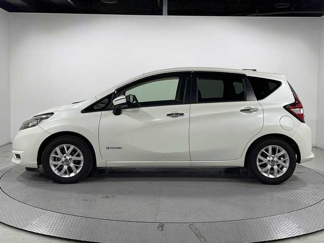 日産 ノート e－パワー X 広島県 2019(平31)年 4.8万km ブリリアントホワイトパール 純正ナビ/バックカメラ/エマージェンシーブレーキ/車線逸脱防止支援/フロント/バックソナー/LEDヘッドランプ/オートライト/ETC/ドライブレコーダー/ステアリングスイッチ/スマートキー