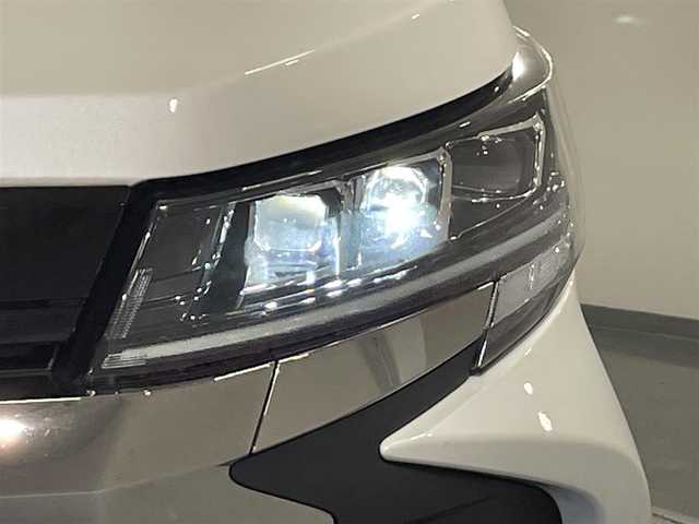 トヨタ ノア ハイブリッド S－Z 愛知県 2024(令6)年 1.7万km ホワイトパールクリスタルシャイン 純正１０．５インチディスプレイオーディオＰｌｕｓ　/（AM/FM/フルセグTV/CarPlay/Miracast/CD・DVD再生）/CD・DVDデッキ/純正フリップダウンモニター　/モデリスタフルエアロ　/快適利便パッケージ　/　　ハンズフリー両側パワースライドドア/　　パワーバックドア/　　ステアリングヒーター/　　キャプテンシート/　　シートヒーター・オットマン/ＡＣ１００Ｖ　/トヨタセーフティセンス　/　　プリクラッシュセーフティ/　　レーントレーニングアシスト＋レーンディパーチャーアラート/　　レーダークルーズコントロール（ACC)/　　オートマチックハイビーム/　　ロードサインアシスト/　　発進遅れ告知機能/ブラインドスポットモニター/デジタルインナーミラー　/クリアランスソナー/ビルトインETC2.0/前後ドライブレコーダー/バックカメラ/LEDヘッドライト/LEDフォグランプ/ヒッチメンバー