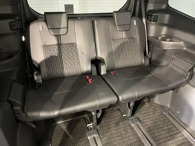 トヨタ ノア ハイブリッド S－Z 愛知県 2024(令6)年 1.7万km ホワイトパールクリスタルシャイン 純正１０．５インチディスプレイオーディオＰｌｕｓ　/（AM/FM/フルセグTV/CarPlay/Miracast/CD・DVD再生）/CD・DVDデッキ/純正フリップダウンモニター　/モデリスタフルエアロ　/快適利便パッケージ　/　　ハンズフリー両側パワースライドドア/　　パワーバックドア/　　ステアリングヒーター/　　キャプテンシート/　　シートヒーター・オットマン/ＡＣ１００Ｖ　/トヨタセーフティセンス　/　　プリクラッシュセーフティ/　　レーントレーニングアシスト＋レーンディパーチャーアラート/　　レーダークルーズコントロール（ACC)/　　オートマチックハイビーム/　　ロードサインアシスト/　　発進遅れ告知機能/ブラインドスポットモニター/デジタルインナーミラー　/クリアランスソナー/ビルトインETC2.0/前後ドライブレコーダー/バックカメラ/LEDヘッドライト/LEDフォグランプ/ヒッチメンバー