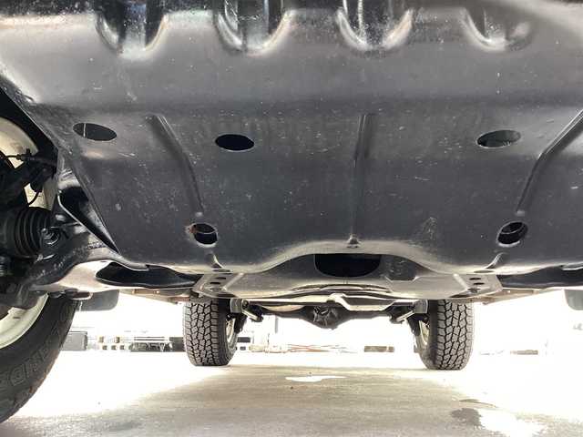 トヨタ ランドクルーザー プラド TX－LTD ワイド 京都府 2001(平13)年 17.8万km ホワイト/シルバーM ワンオーナー/3.0Ｌディーゼルターボ４ＷＤ/電動サンルーフ/ルーフレール/寒冷地仕様/　 ２バッテリー/リアヒーター/社外ルーフキャリア/背面タイヤ/ＲＡＹＳ16インチアルミ/社外メモリーナビ/　 CD DVD BT SD フルセグＴＶ/ETC/サイドステップ/社外ＬＥＤヘッドライト/社外ＬＥＤフォグ/キーレスエントリー/アクティブＴＲＣ/マルチインフォメーション/アイドルＵＰ/スペアキー/新車保証書/取扱説明書