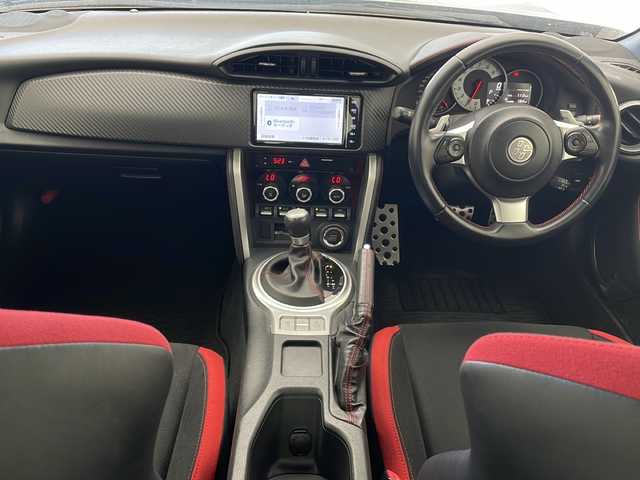 トヨタ ８６ GT 沖縄県 2019(令1)年 4.4万km クリスタルブラックシリカ 純正SDナビ【NSZT-W68T】/　CD/DVD/Bluetooth/フルセグ/バックカメラ/ETC/ドライブレコーダー/クルーズコントロール/LEDヘッドライト/オートライト/純正17インチAW/純正フロアマット/プッシュスタート/スマートキー/保証書