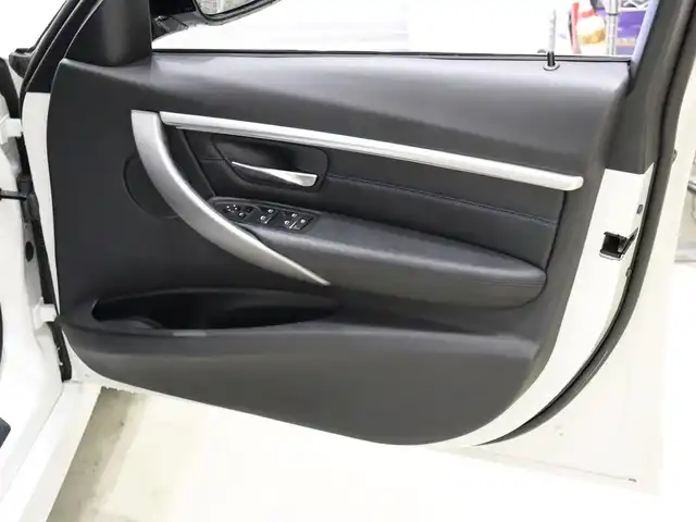ＢＭＷ ３２０ｄ Mスポーツ エディションシャドー 静岡県 2018(平30)年 4.5万km アルピンホワイトⅢ 純正ナビ/ダコタブラックレザーシート/インナーブラックLEDヘッドライト/ACC/LKA/BSM/衝突軽減ブレーキ/前席シートヒーター/ドラレコ/バックカメラ/パドルシフト/メモリーシート