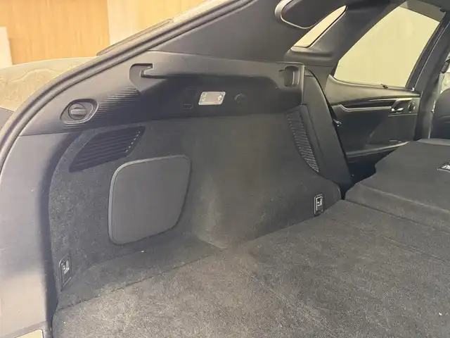 レクサス ＲＸ 450h Fスポーツ 三重県 2018(平30)年 6.1万km ホワイトノーヴァガラスフレーク ハイブリッド/FF/MTモード付フロアCVT/12.3インチナビ（AM/FM/CD/DVD/Blu-ray/SDREC/SD/USB/Bluetooth/AUX/TV）/パノラミックビューモニター/マークレビンソン プレミアムサラウンドサウンドシステム/TRDエアロ（F/S/R下）/ETC2.0/LEXUS Safety System＋/●プリクラッシュセーフティ/●レーンキーピングアシスト/●レーダークルコン（全車速追従機能付）/●アダプティブハイビームシステム/・ブラインドスポットモニター＆リヤクロストラフィックアラート・オートブレーキ/・先行車発進告知機能/など/装備/・セミアニリン本革シート（黒）/・電動ランバーサポート付10wayパワーシート（Dメモリー付/N）/・シートヒーター＆ベンチレーション（D/N）/・ステアリングヒーター/・ハンズフリーパワーバックドア/・AC100Vコンセント（100W）/・カラーヘッドアップディスプレイ/・3眼フルLEDヘッドランプ/・パドルシフト/・左右独立オートエアコン/・電動チルト&テレスコピックステアリング/・ステアリングスイッチ/・純正20inAW/・スマートキーx1/・保/取/ナビ取/など