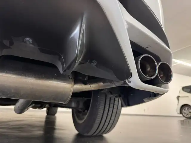 レクサス ＲＸ 450h Fスポーツ 三重県 2018(平30)年 6.1万km ホワイトノーヴァガラスフレーク ハイブリッド/FF/MTモード付フロアCVT/12.3インチナビ（AM/FM/CD/DVD/Blu-ray/SDREC/SD/USB/Bluetooth/AUX/TV）/パノラミックビューモニター/マークレビンソン プレミアムサラウンドサウンドシステム/TRDエアロ（F/S/R下）/ETC2.0/LEXUS Safety System＋/●プリクラッシュセーフティ/●レーンキーピングアシスト/●レーダークルコン（全車速追従機能付）/●アダプティブハイビームシステム/・ブラインドスポットモニター＆リヤクロストラフィックアラート・オートブレーキ/・先行車発進告知機能/など/装備/・セミアニリン本革シート（黒）/・電動ランバーサポート付10wayパワーシート（Dメモリー付/N）/・シートヒーター＆ベンチレーション（D/N）/・ステアリングヒーター/・ハンズフリーパワーバックドア/・AC100Vコンセント（100W）/・カラーヘッドアップディスプレイ/・3眼フルLEDヘッドランプ/・パドルシフト/・左右独立オートエアコン/・電動チルト&テレスコピックステアリング/・ステアリングスイッチ/・純正20inAW/・スマートキーx1/・保/取/ナビ取/など