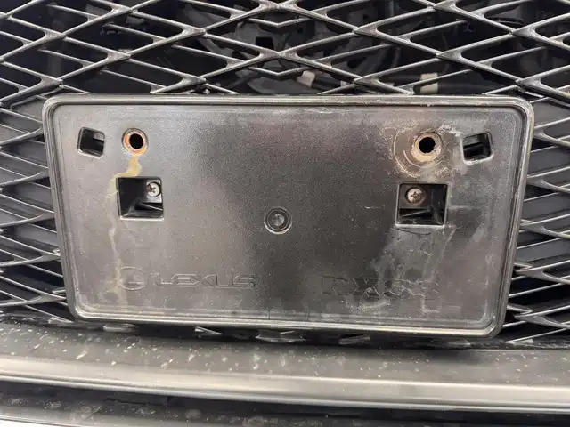 レクサス ＲＸ 450h Fスポーツ 三重県 2018(平30)年 6.1万km ホワイトノーヴァガラスフレーク ハイブリッド/FF/MTモード付フロアCVT/12.3インチナビ（AM/FM/CD/DVD/Blu-ray/SDREC/SD/USB/Bluetooth/AUX/TV）/パノラミックビューモニター/マークレビンソン プレミアムサラウンドサウンドシステム/TRDエアロ（F/S/R下）/ETC2.0/LEXUS Safety System＋/●プリクラッシュセーフティ/●レーンキーピングアシスト/●レーダークルコン（全車速追従機能付）/●アダプティブハイビームシステム/・ブラインドスポットモニター＆リヤクロストラフィックアラート・オートブレーキ/・先行車発進告知機能/など/装備/・セミアニリン本革シート（黒）/・電動ランバーサポート付10wayパワーシート（Dメモリー付/N）/・シートヒーター＆ベンチレーション（D/N）/・ステアリングヒーター/・ハンズフリーパワーバックドア/・AC100Vコンセント（100W）/・カラーヘッドアップディスプレイ/・3眼フルLEDヘッドランプ/・パドルシフト/・左右独立オートエアコン/・電動チルト&テレスコピックステアリング/・ステアリングスイッチ/・純正20inAW/・スマートキーx1/・保/取/ナビ取/など