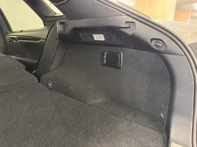 レクサス ＲＸ 450h Fスポーツ 三重県 2018(平30)年 6.1万km ホワイトノーヴァガラスフレーク ハイブリッド/FF/MTモード付フロアCVT/12.3インチナビ（AM/FM/CD/DVD/Blu-ray/SDREC/SD/USB/Bluetooth/AUX/TV）/パノラミックビューモニター/マークレビンソン プレミアムサラウンドサウンドシステム/TRDエアロ（F/S/R下）/ETC2.0/LEXUS Safety System＋/●プリクラッシュセーフティ/●レーンキーピングアシスト/●レーダークルコン（全車速追従機能付）/●アダプティブハイビームシステム/・ブラインドスポットモニター＆リヤクロストラフィックアラート・オートブレーキ/・先行車発進告知機能/など/装備/・セミアニリン本革シート（黒）/・電動ランバーサポート付10wayパワーシート（Dメモリー付/N）/・シートヒーター＆ベンチレーション（D/N）/・ステアリングヒーター/・ハンズフリーパワーバックドア/・AC100Vコンセント（100W）/・カラーヘッドアップディスプレイ/・3眼フルLEDヘッドランプ/・パドルシフト/・左右独立オートエアコン/・電動チルト&テレスコピックステアリング/・ステアリングスイッチ/・純正20inAW/・スマートキーx1/・保/取/ナビ取/など