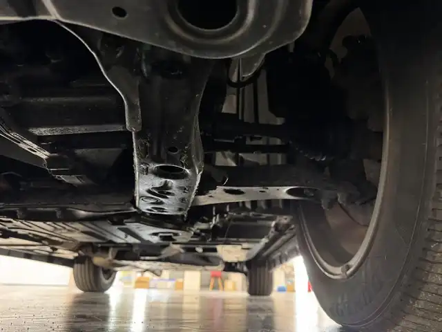 レクサス ＲＸ 450h Fスポーツ 三重県 2018(平30)年 6.1万km ホワイトノーヴァガラスフレーク ハイブリッド/FF/MTモード付フロアCVT/12.3インチナビ（AM/FM/CD/DVD/Blu-ray/SDREC/SD/USB/Bluetooth/AUX/TV）/パノラミックビューモニター/マークレビンソン プレミアムサラウンドサウンドシステム/TRDエアロ（F/S/R下）/ETC2.0/LEXUS Safety System＋/●プリクラッシュセーフティ/●レーンキーピングアシスト/●レーダークルコン（全車速追従機能付）/●アダプティブハイビームシステム/・ブラインドスポットモニター＆リヤクロストラフィックアラート・オートブレーキ/・先行車発進告知機能/など/装備/・セミアニリン本革シート（黒）/・電動ランバーサポート付10wayパワーシート（Dメモリー付/N）/・シートヒーター＆ベンチレーション（D/N）/・ステアリングヒーター/・ハンズフリーパワーバックドア/・AC100Vコンセント（100W）/・カラーヘッドアップディスプレイ/・3眼フルLEDヘッドランプ/・パドルシフト/・左右独立オートエアコン/・電動チルト&テレスコピックステアリング/・ステアリングスイッチ/・純正20inAW/・スマートキーx1/・保/取/ナビ取/など