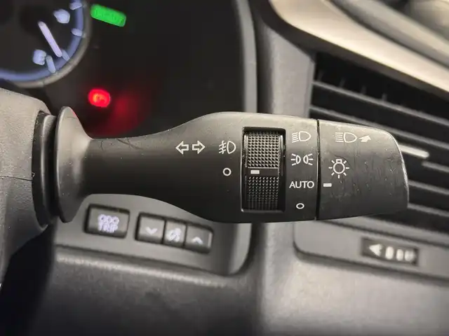 レクサス ＲＸ 450h Fスポーツ 三重県 2018(平30)年 6.1万km ホワイトノーヴァガラスフレーク ハイブリッド/FF/MTモード付フロアCVT/12.3インチナビ（AM/FM/CD/DVD/Blu-ray/SDREC/SD/USB/Bluetooth/AUX/TV）/パノラミックビューモニター/マークレビンソン プレミアムサラウンドサウンドシステム/TRDエアロ（F/S/R下）/ETC2.0/LEXUS Safety System＋/●プリクラッシュセーフティ/●レーンキーピングアシスト/●レーダークルコン（全車速追従機能付）/●アダプティブハイビームシステム/・ブラインドスポットモニター＆リヤクロストラフィックアラート・オートブレーキ/・先行車発進告知機能/など/装備/・セミアニリン本革シート（黒）/・電動ランバーサポート付10wayパワーシート（Dメモリー付/N）/・シートヒーター＆ベンチレーション（D/N）/・ステアリングヒーター/・ハンズフリーパワーバックドア/・AC100Vコンセント（100W）/・カラーヘッドアップディスプレイ/・3眼フルLEDヘッドランプ/・パドルシフト/・左右独立オートエアコン/・電動チルト&テレスコピックステアリング/・ステアリングスイッチ/・純正20inAW/・スマートキーx1/・保/取/ナビ取/など